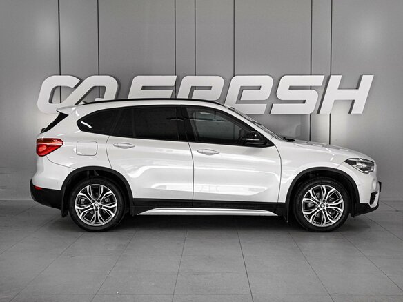 2019 BMW X1 18d xDrive II (F48), белый, 2599000 рублей - вид 4