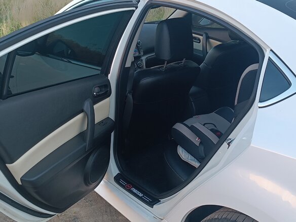 2011 Mazda 6 II (GH) Рестайлинг, белый, 1100000 рублей - вид 14