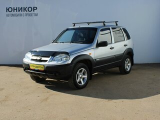 2010 Chevrolet Niva I Рестайлинг, серебристый, 299000 рублей, вид 1