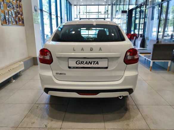 2026 Lada (ВАЗ) Granta I Рестайлинг, белый - вид 5
