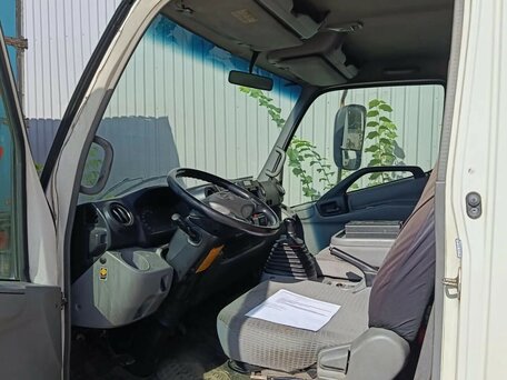 2013 Toyota Hino, белый, 1600000 рублей, вид 2