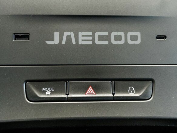 2026 Jaecoo J6, чёрный - вид 28