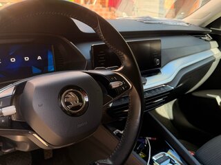 2021 Skoda Octavia IV (A8), серый, 2700000 рублей, вид 5