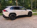 2020 Toyota RAV4 V (XA50), белый - вид 3