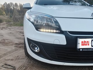 2012 Renault Megane III Рестайлинг, белый, 690000 рублей, вид 3