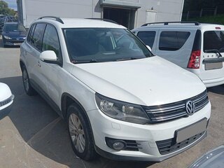 2015 Volkswagen Tiguan I Рестайлинг, белый, 624000 рублей, вид 2