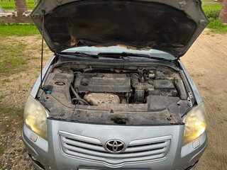 2007 Toyota Avensis II Рестайлинг, серебристый, 700000 рублей, вид 2