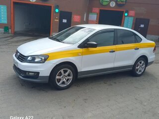 2017 Volkswagen Polo V Рестайлинг, белый, 530000 рублей, вид 1