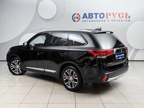 2018 Mitsubishi Outlander III Рестайлинг 2, чёрный, 1735000 рублей - вид 1