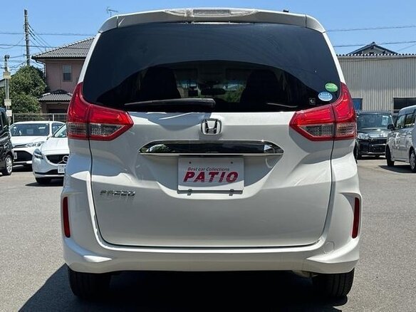 2019 Honda Freed II, белый, 1165000 рублей - вид 4
