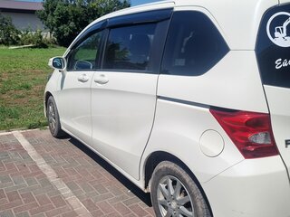 2011 Honda Freed I Рестайлинг, белый, 1000000 рублей, вид 3