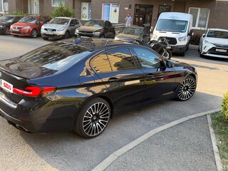 2018 BMW 5 серии 520d VII (G30/G31/G38), чёрный, 3250000 рублей, вид 3