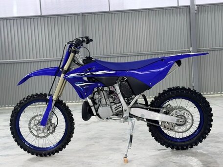2025 Yamaha YZ250, синий, 999999 рублей, вид 3