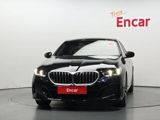 2026 BMW 5 серии 523d xDrive VIII (G60/G61/G68), синий, 8090000 рублей, вид 3