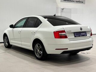 2017 Skoda Octavia III (A7) Рестайлинг, белый, 1320000 рублей, вид 4
