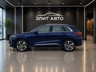 2026 Audi Q5 40 TFSI III (GU), синий, 7990000 рублей, вид 5