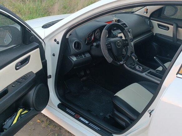 2011 Mazda 6 II (GH) Рестайлинг, белый, 1100000 рублей - вид 7