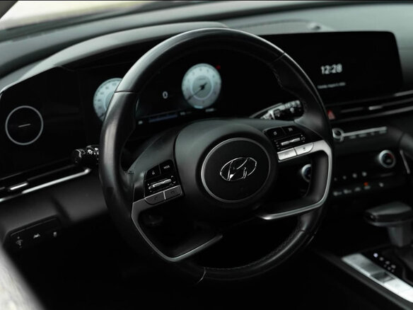 2022 Hyundai Elantra VII (CN7), чёрный, 2100000 рублей - вид 9
