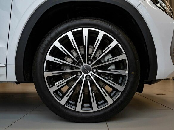 2026 Geely Monjaro I Рестайлинг, белый - вид 13