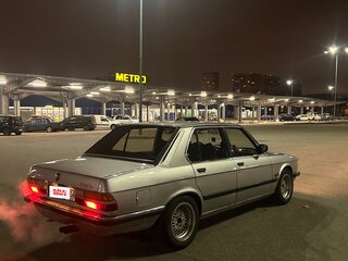 1982 BMW 5 серии 528i II (E28), серебристый, 350000 рублей, вид 5