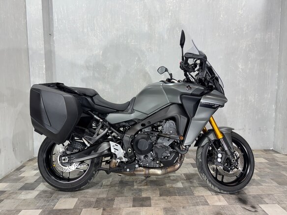 2022 Yamaha Tracer 9, серый, 1359000 рублей