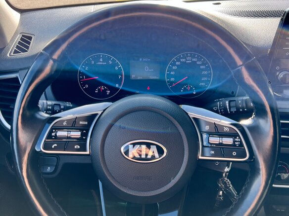 2021 Kia Seltos I, жёлтый, 2300000 рублей - вид 11