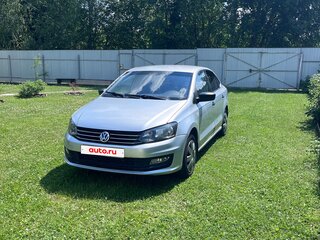 2017 Volkswagen Polo V Рестайлинг, белый, 750000 рублей, вид 2