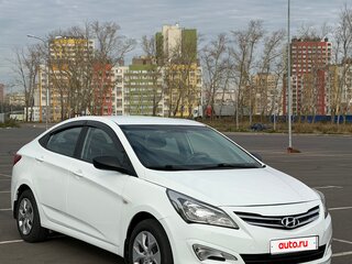 2016 Hyundai Solaris I Рестайлинг, белый, 795000 рублей, вид 3