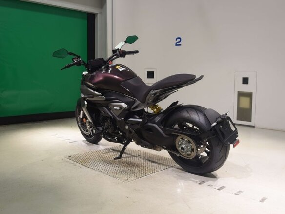 2026 Ducati Diavel V4, фиолетовый - вид 3