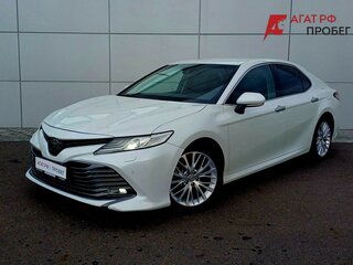 2020 Toyota Camry VIII (XV70), белый, 2600000 рублей, вид 1