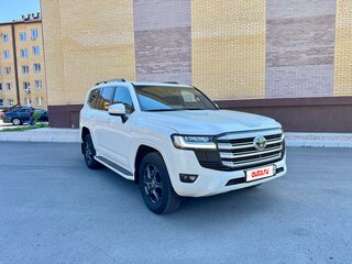 2023 Toyota Land Cruiser 300 Series, белый, 11300000 рублей, вид 3
