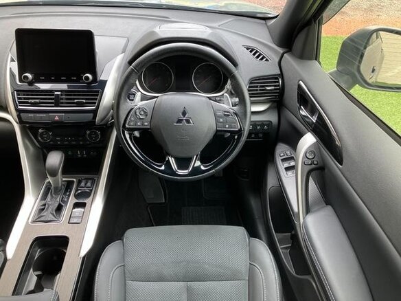 2023 Mitsubishi Eclipse Cross I Рестайлинг, серебристый, 1870000 рублей - вид 13