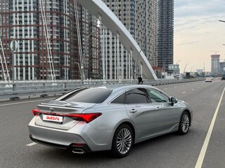 2022 Toyota Avalon V, серебристый, 5536711 рублей, вид 3
