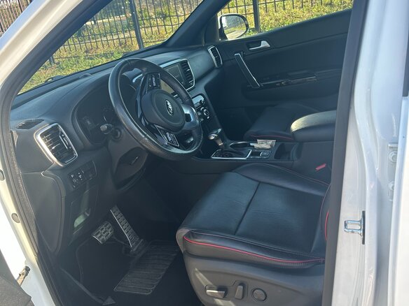 2018 Kia Sportage IV Рестайлинг, белый, 2550000 рублей - вид 11