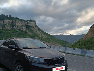 2016 Kia Rio III Рестайлинг, коричневый, 900000 рублей, вид 2