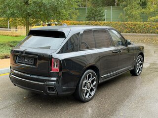 2026 Rolls-Royce Cullinan Black Badge I Рестайлинг (Series II), чёрный, 62000000 рублей, вид 5
