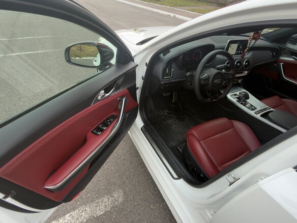2019 Kia Stinger I, белый, 2570000 рублей - вид 15