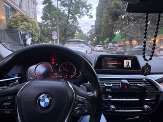 2018 BMW 5 серии 520d VII (G30/G31/G38), чёрный, 2450000 рублей, вид 3