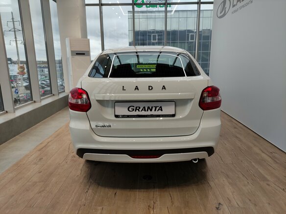 2026 Lada (ВАЗ) Granta I Рестайлинг, белый, 1017000 рублей - вид 5