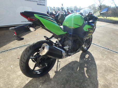 2020 Kawasaki Ninja 400, зелёный, 585000 рублей, вид 3
