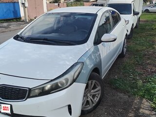 2018 Kia Cerato III Рестайлинг (Classic), белый, 1100000 рублей, вид 1