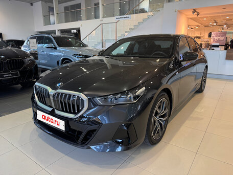 2025 BMW 5 серии 523d VIII (G60/G61/G68), серый, 7350000 рублей, вид 2
