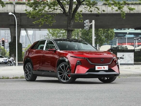 2026 Mazda EZ-60, красный, 4797000 рублей - вид 2