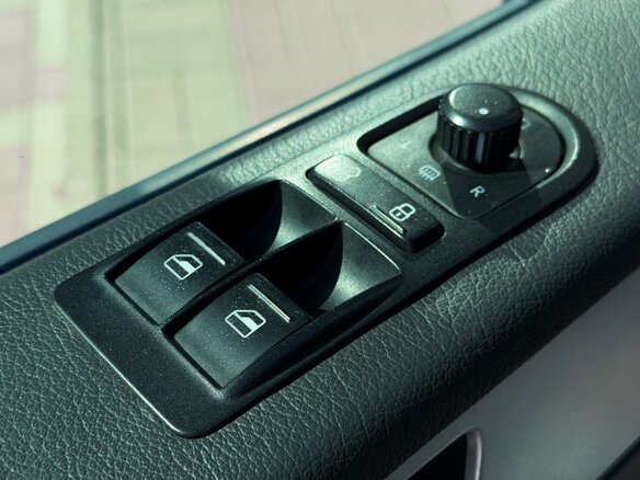 2013 Volkswagen Multivan T5 Рестайлинг, серый, 2739000 рублей - вид 20