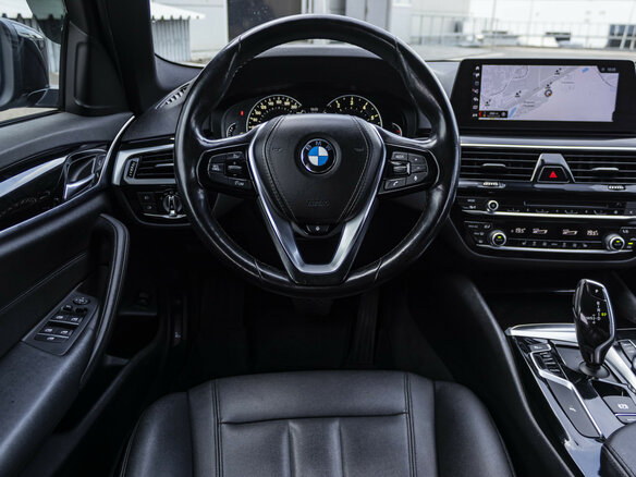 2017 BMW 5 серии 530i xDrive VII (G30/G31/G38), чёрный, 2698000 рублей - вид 8