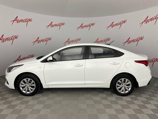 2017 Hyundai Solaris II, белый, 1040000 рублей, вид 2