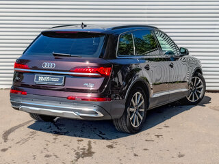 2021 Audi Q7 45 TDI II (4M) Рестайлинг, коричневый, 6900000 рублей, вид 5