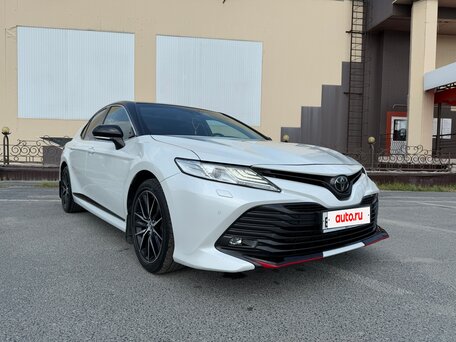 2020 Toyota Camry VIII (XV70), белый, 3000000 рублей, вид 2