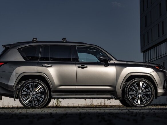 2024 Lexus LX 600 IV, серый, 16000000 рублей - вид 3