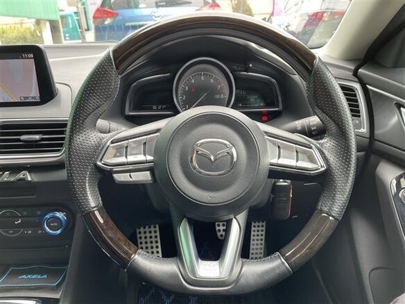 2019 Mazda Axela III Рестайлинг, чёрный, 1043000 рублей - вид 9